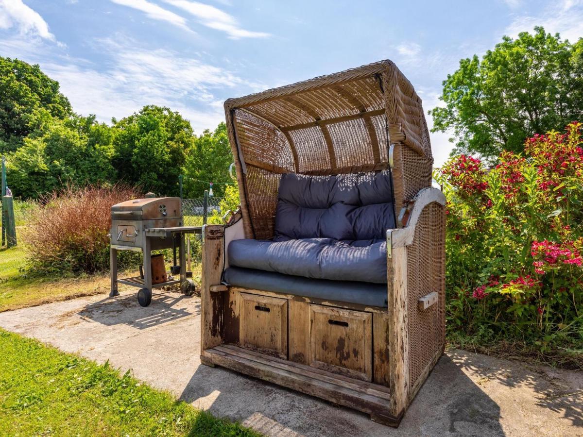 Snug Holiday Home In Divitz Spoldershagen Near Skydiving Extérieur photo