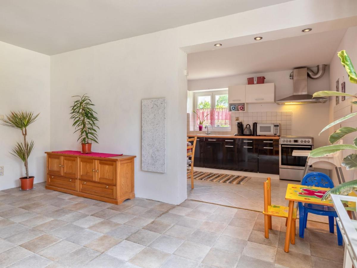 Snug Holiday Home In Divitz Spoldershagen Near Skydiving Extérieur photo