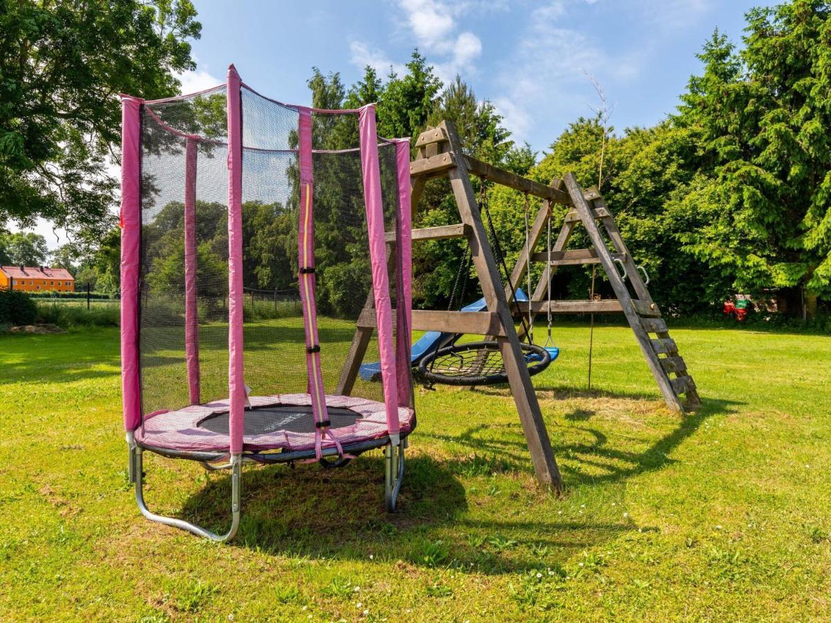 Snug Holiday Home In Divitz Spoldershagen Near Skydiving Extérieur photo