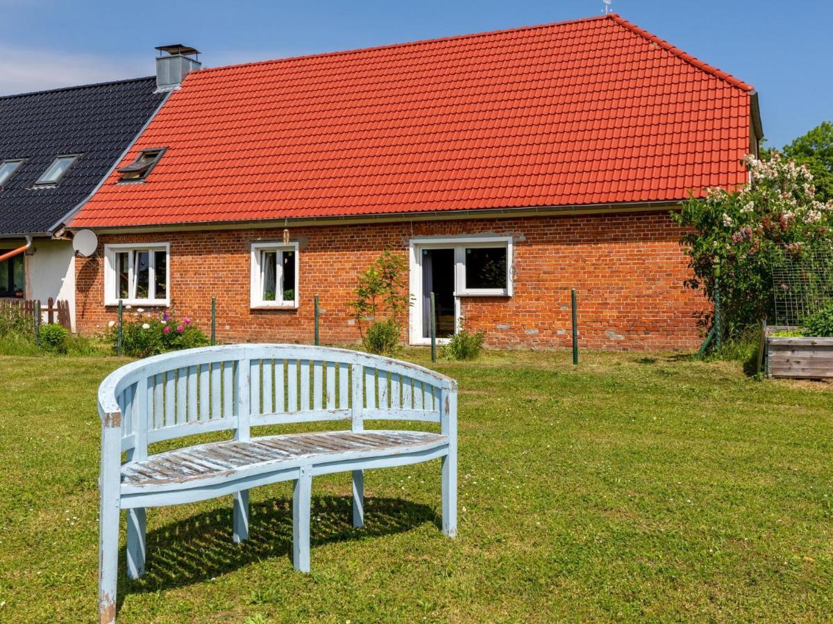 Snug Holiday Home In Divitz Spoldershagen Near Skydiving Extérieur photo